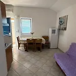 Mirjana Apartamento *